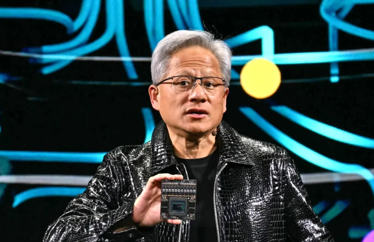 CEO da Nvidia Afirma que Seus Chips de IA Estão Evoluindo Mais Rápido que a Lei de Moore